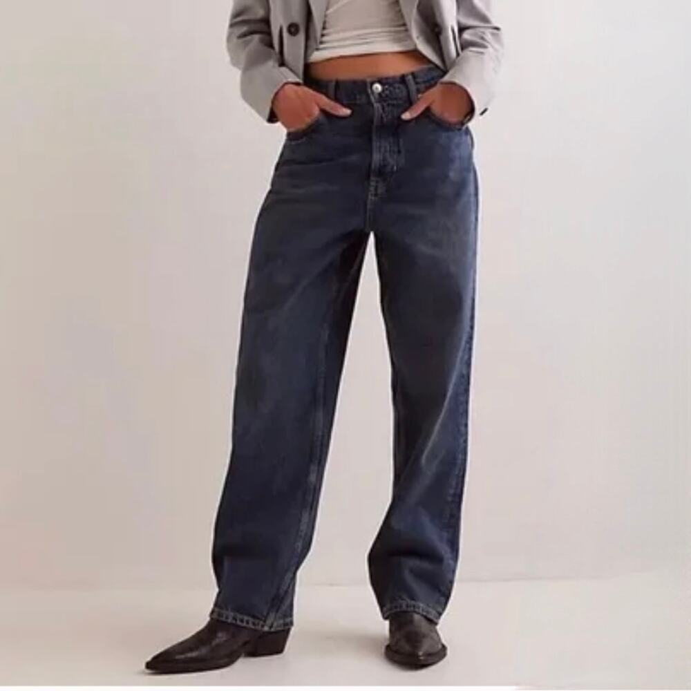 NWT Free People We The Free Cora Slouchy Jean - Medium Blue Wash - Size 27